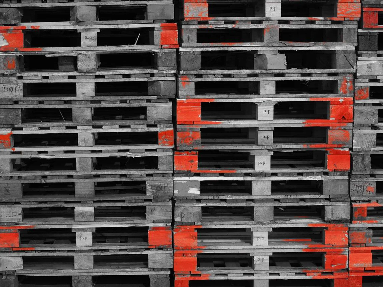 Recyclage de palettes pour transporteurs un service économique et responsable à Brignoles