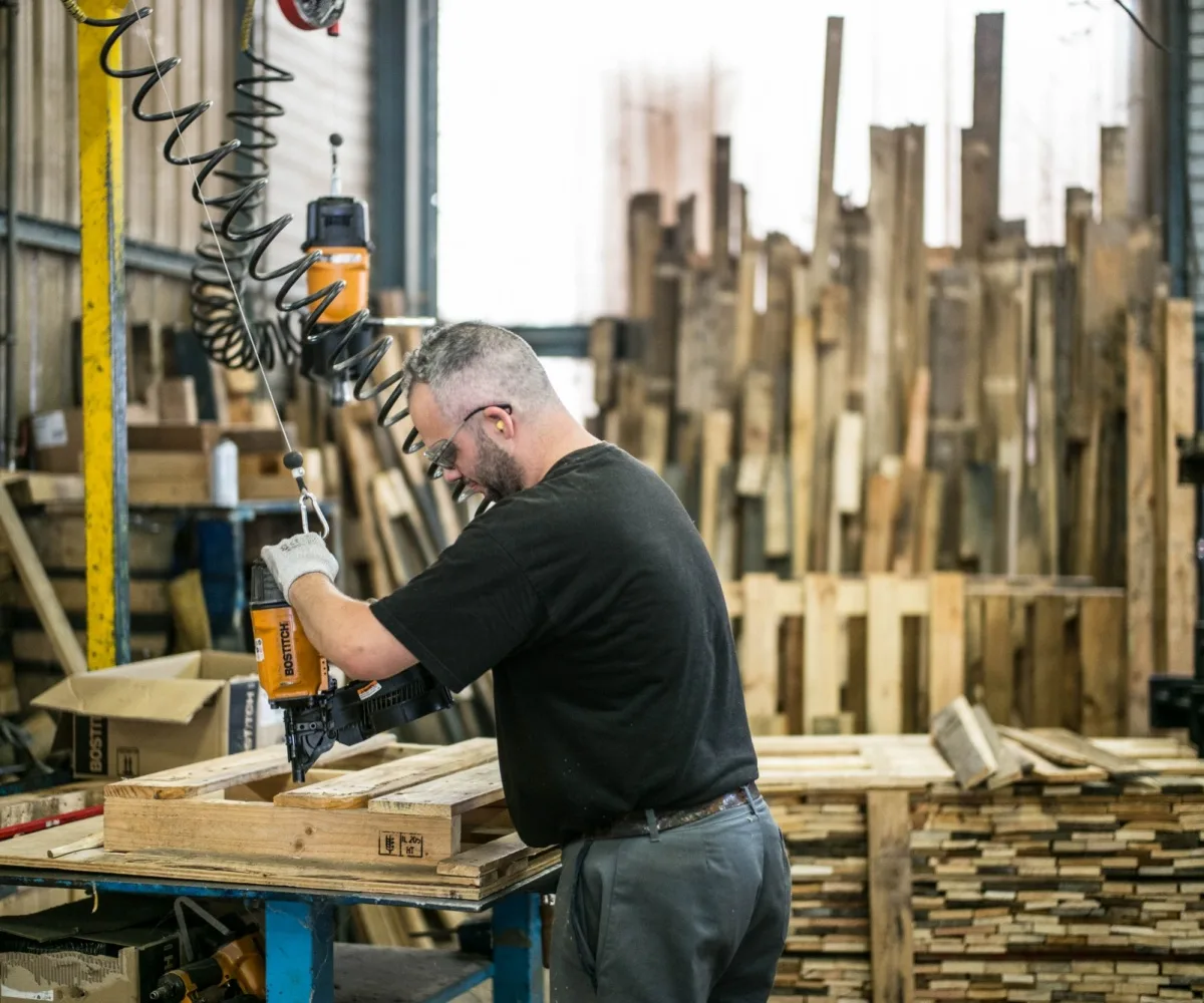 Nous recrutons: Trieur Réparateur de Palettes